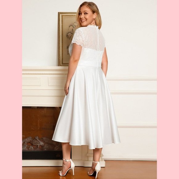 White V-Neck Lace Formal Dress - Picture 3 of 4